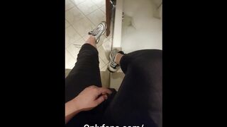 Feettease Footjob in Bath after Cleaning my Smelly Feet