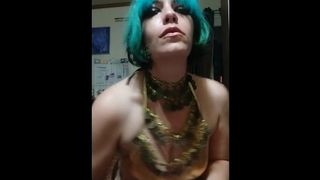 Belly Dancer Wiggles Butt for you