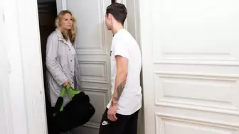 SHAME4K Amazing older comes to take a shower but ends up having sex