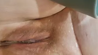 Toy Makes Creamy Wet Throbbing Snatch Squirt So HARD OMG