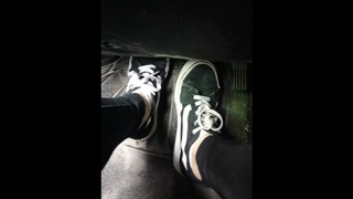 I show you my feet driving!!