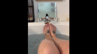 BIG BREASTED WOMAN stepmom MILF foot bizarre dripping wet in bath wrinkled soles in the mirror