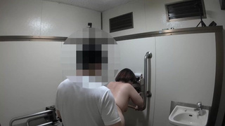 【変態】住宅街の多目的トイレで撮った公衆便所立ちバックシーン(撮影日：2024年7月18日)【公衆便所立ちバック】