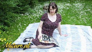Perfect Natural Breasts Housewife Tigger Gets Pounded Outside By The Gardener