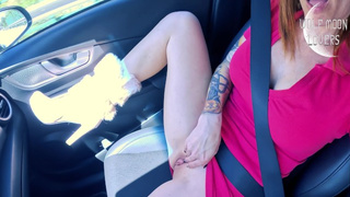 Playing with my snatch while cars passing by, risky public flashing