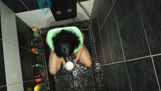 Sexi Ex-wife taking humongous load of piss on face