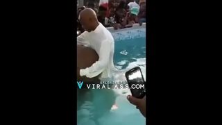 Pastor Fucks Big Girl at this Wild Jamaican Dancehall Party