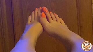 Solo Female POV Candid Latina Feet & Toe Tease